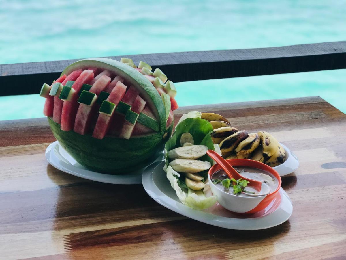 Shun Shun Water Bungalows Hotel Semporna Buitenkant foto