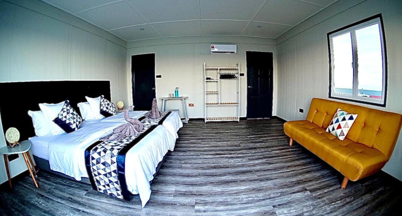 Shun Shun Water Bungalows Hotel Semporna Buitenkant foto