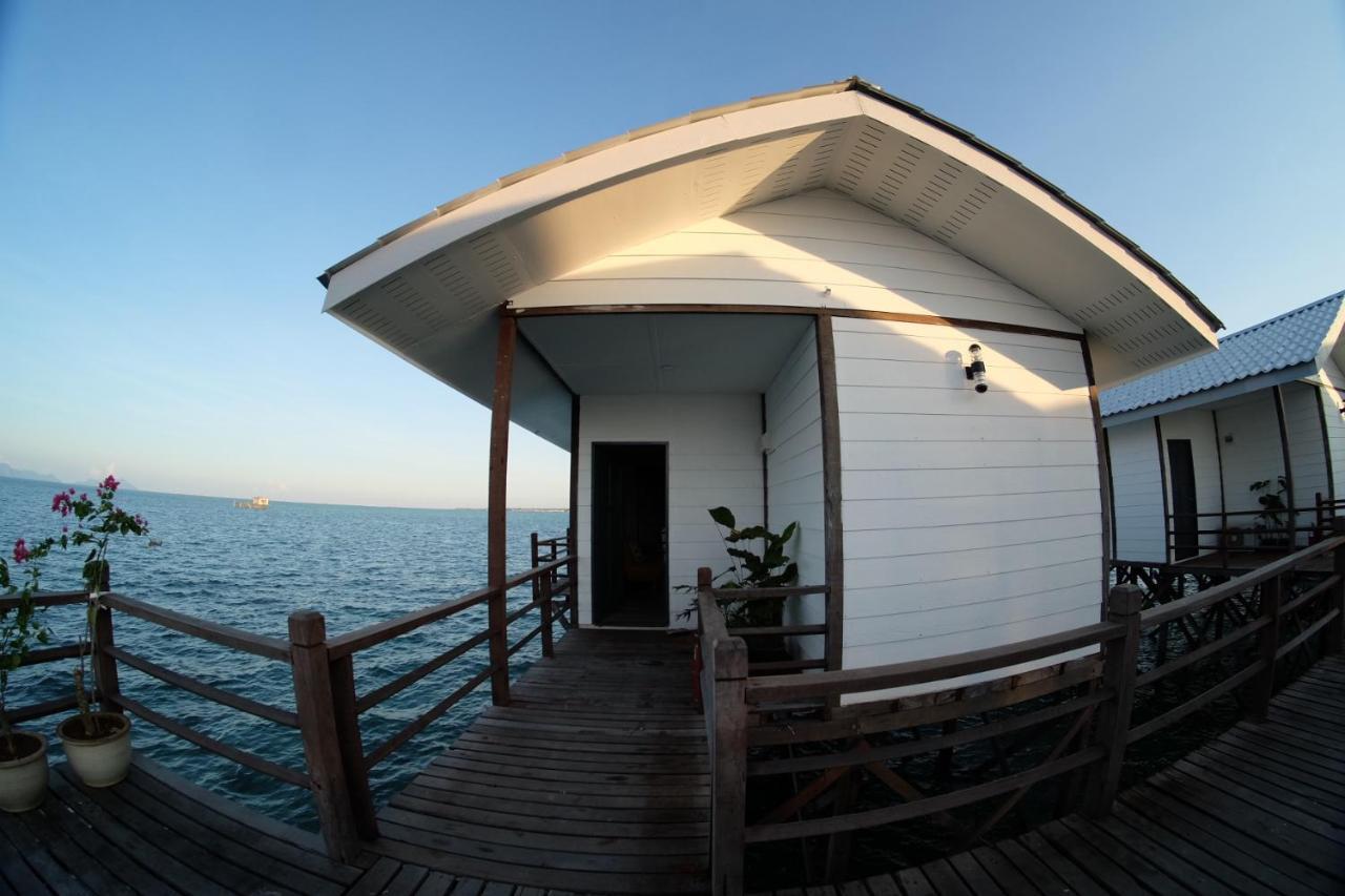 Shun Shun Water Bungalows Hotel Semporna Buitenkant foto